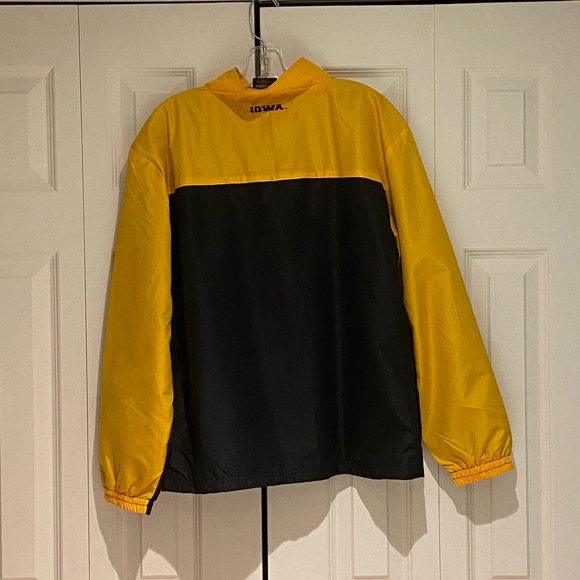 Iowa Hawkeyes Jacket - Picture 2 of 3